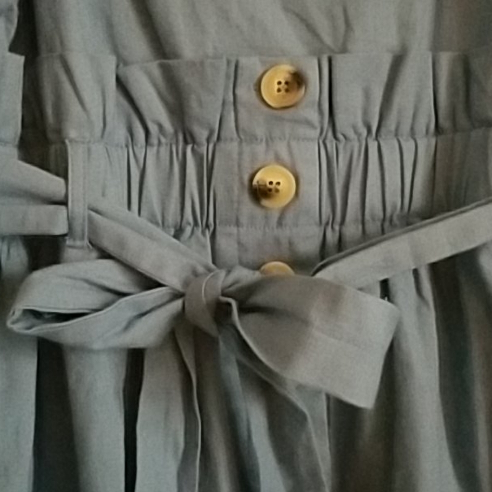 Dress - Picture 3 of 4